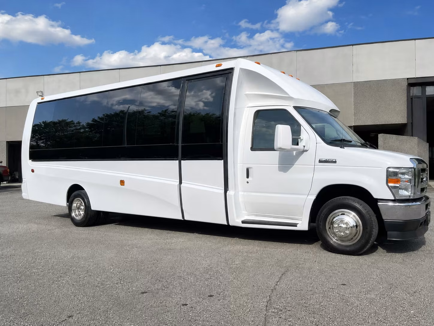 boise 18 passenger minibus rental