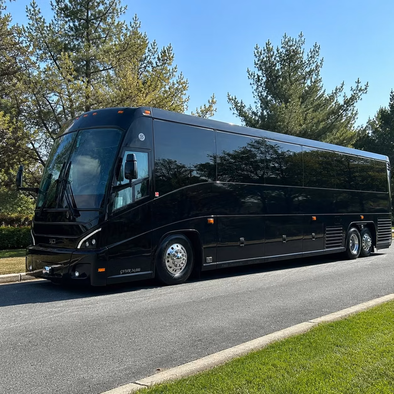construction crew and worksite shuttles around the treasure valley